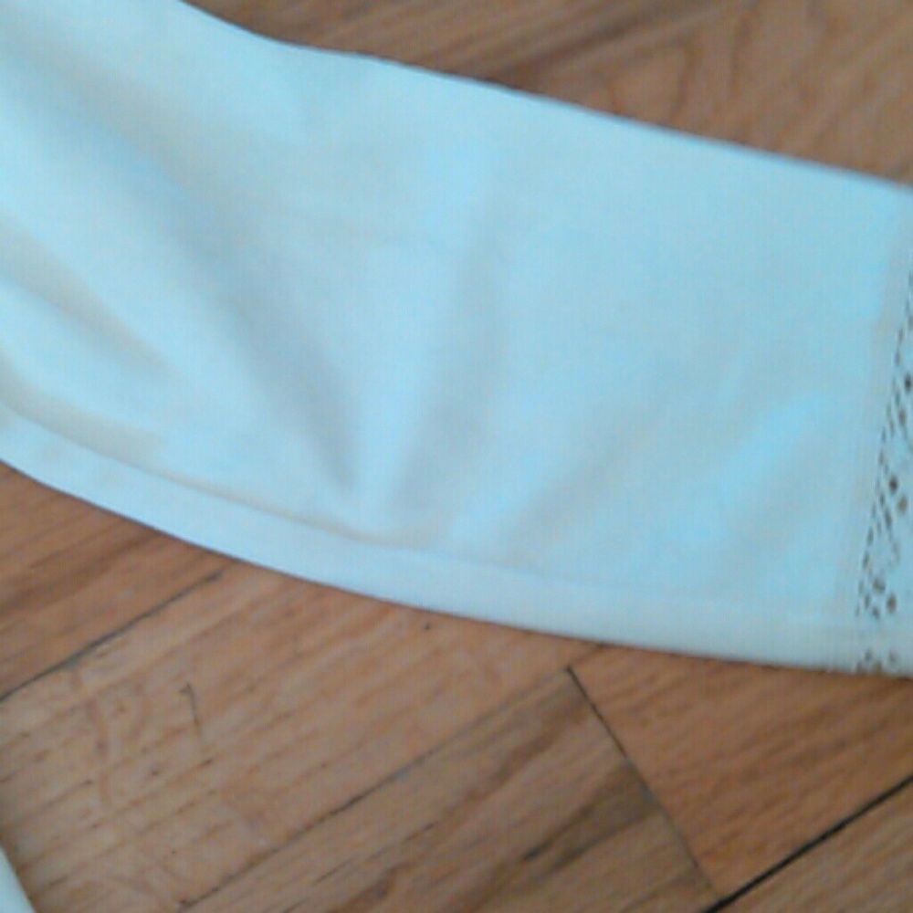 Express  Top - Picture 4 of 5